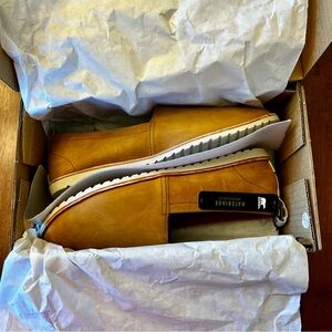 Sorel Ella Slip On Camel 8.5 New